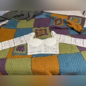 Long sleeve crochet white top